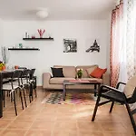 Bhavana Surf House Pensionat
