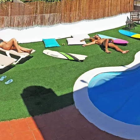 Pensión Bhavana Surf House 2*